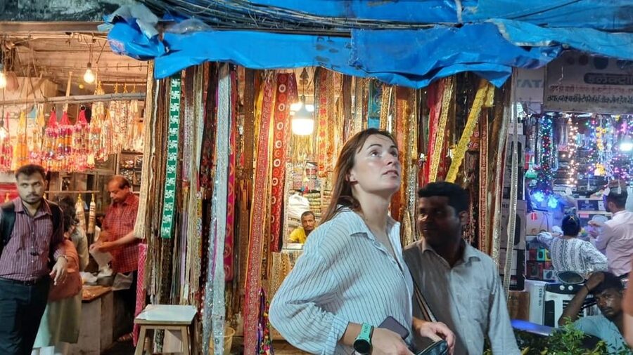 Mumbai Street Food Tour with Evening Bazaar Walk - Who should book this Mumbai food walk?