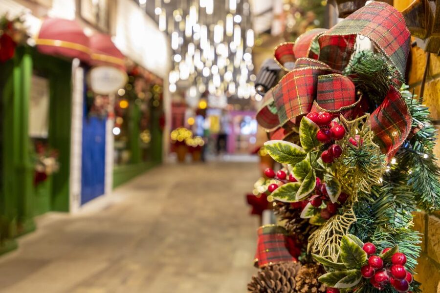 Munich: Christmas Market Magic Walking Tour with a Local - A hot drink and a taste of Munich