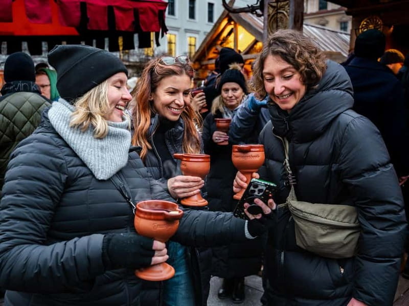 Munich: Christmas Markets Food & Drink Tour - A Christmas walk that covers more than Marienplatz