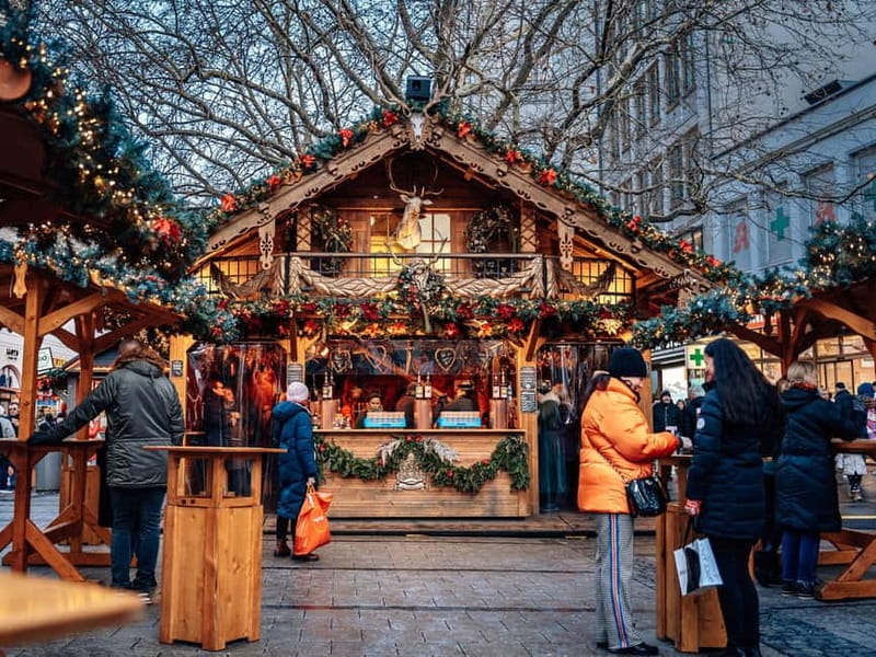 Munich: Christmas Markets Food & Drink Tour - Marienplatz gives you the classic Munich setting