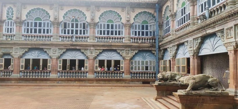 Mysore: Palace, Art Gallery & Devaraja Market Walking Tour - The 10-minute walk to Jaganmohana Palace