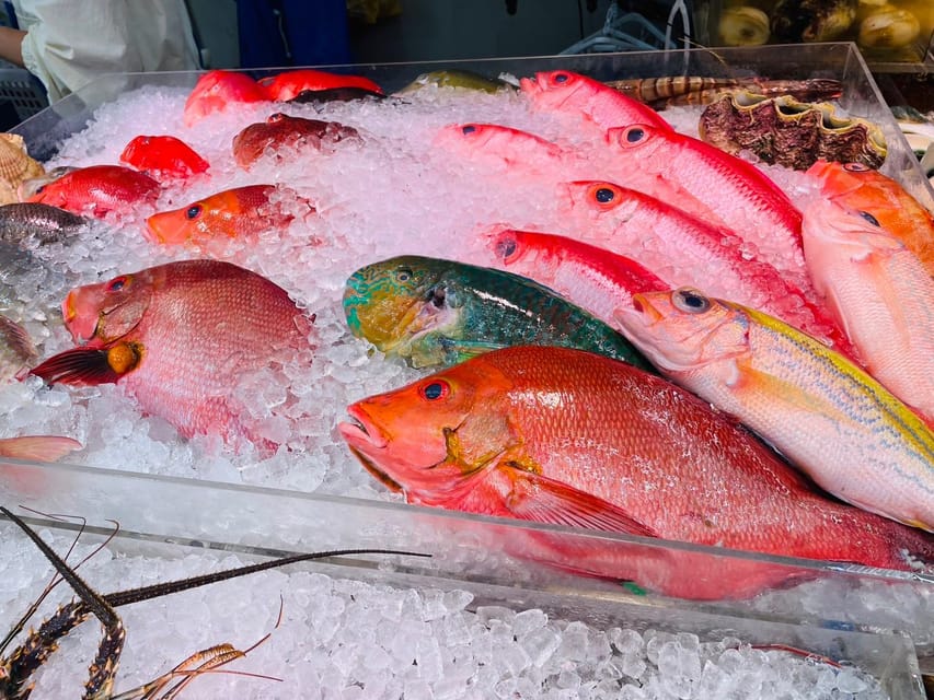 Naha Makishi Public Market : Sushi making experience - Starting at Makishi Public Market