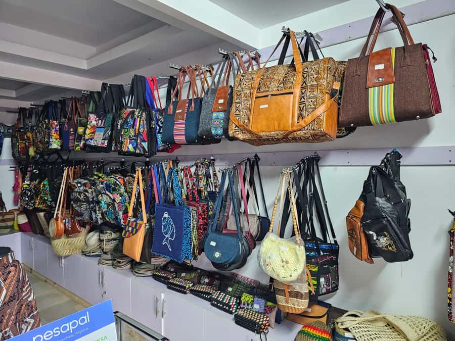 Nairobi: Hop on Hop off and Maasai market Collections Visit - Pause at Bomb Blast Memorial Park