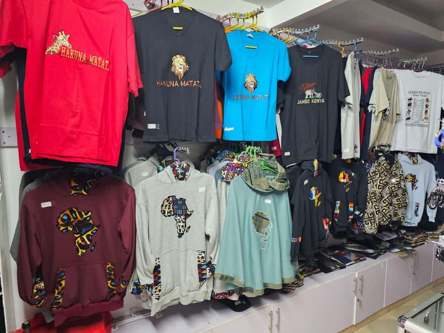 Nairobi: Hop on Hop off and Maasai market Collections Visit - Follow the rails at Nairobi Railway Museum