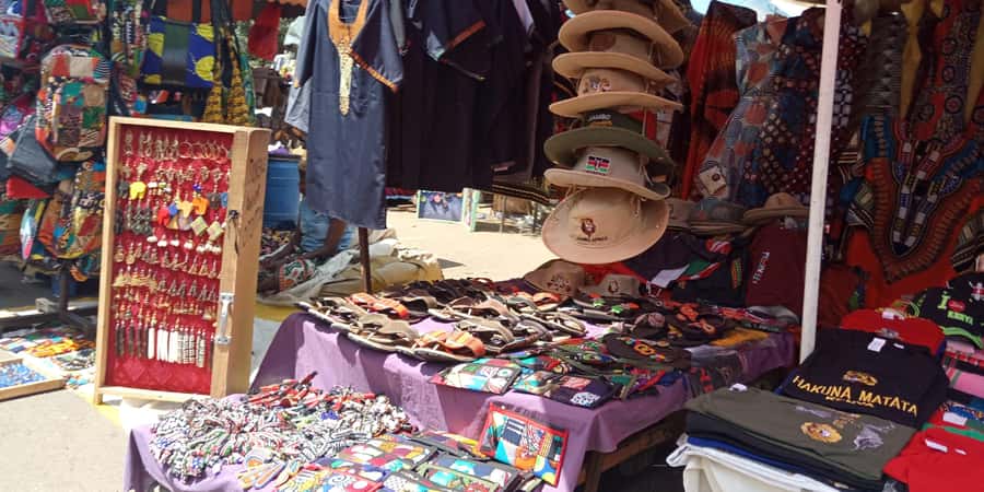 Nairobi: Maasai Market and Nairobi City Tour - Reading Nairobi through its monuments