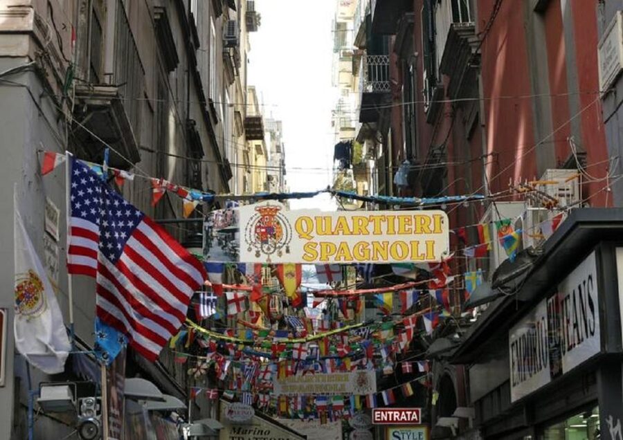 Naples: The Spanish Quarters, Street Art and Local Market - What the guide adds to the experience