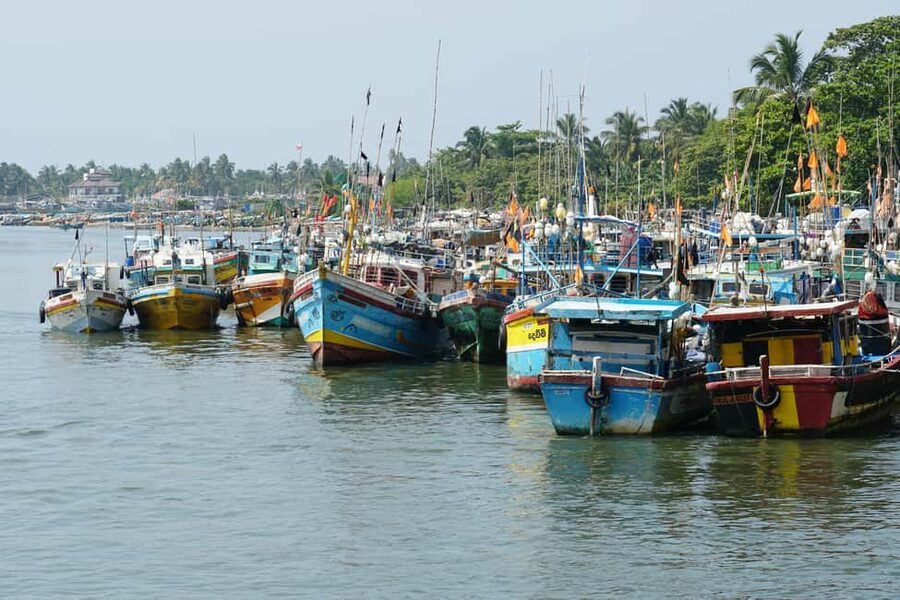 Negombo Private Tour: Market, Temples & Canal - Four religious sites, four different moods