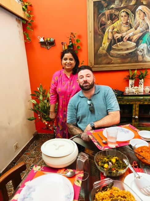 New Delhi: Traditional Indian Cooking Class & Market Visit - Finding Lubna’s home in Friends Colony