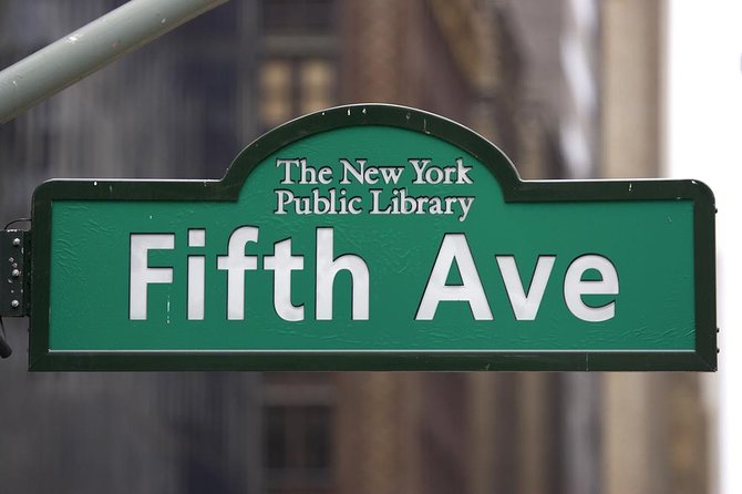 New York City Christmas Holiday Lights and Markets Walking Tour - Key points at a glance