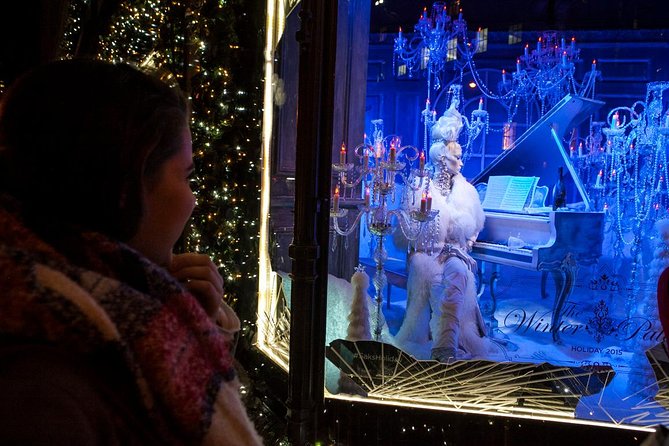New York City Christmas Holiday Lights and Markets Walking Tour - Rockefeller Center delivers the classic New York scene