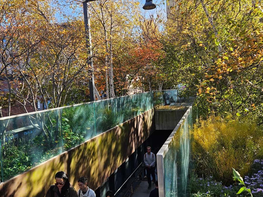New York: High Line, Chelsea Market, and Vessel Guided Tour - Chelsea Market and the story behind the food