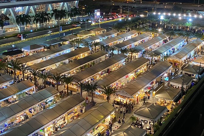 Night life in Bangkok - Jodd Fairs Train Night Market(Joint) - Who should book this market walk?