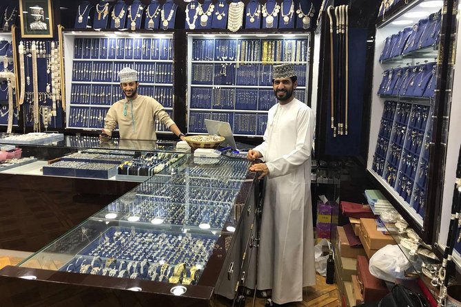 Nizwa Market, Nizwa Fort, Misfat Al Abriyeen, Jabal Shams - Nizwa Souq: start with everyday Oman