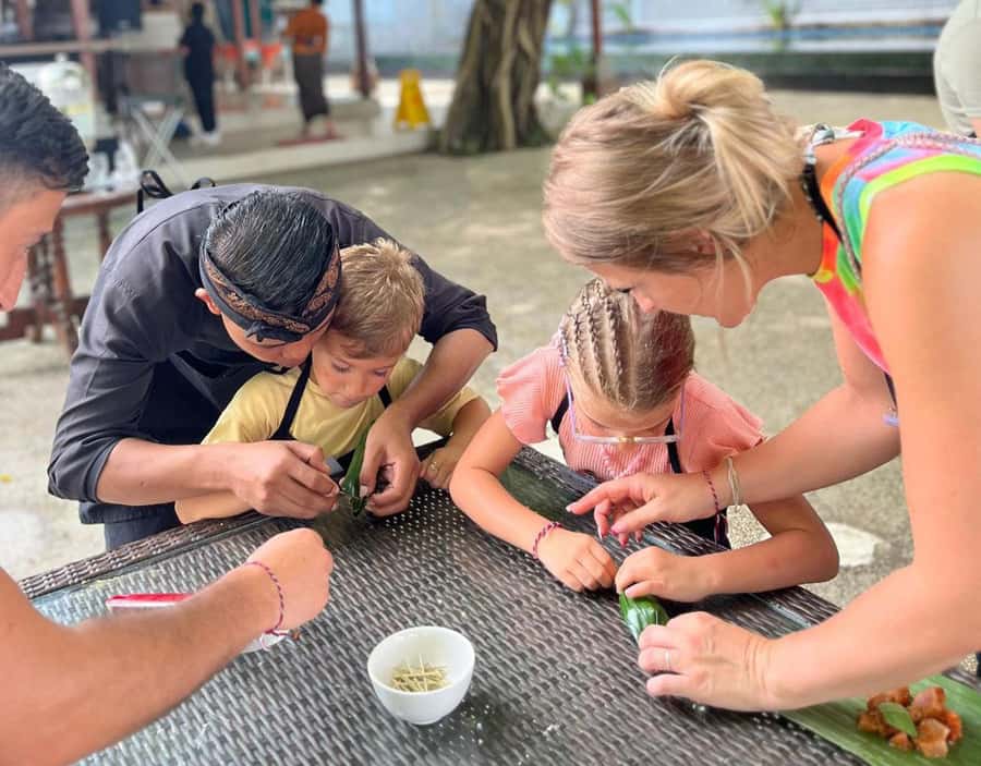 Nusa Dua: Balinese Cooking Class with Market Tour - Twelve dishes, from spice paste to coconut pancake