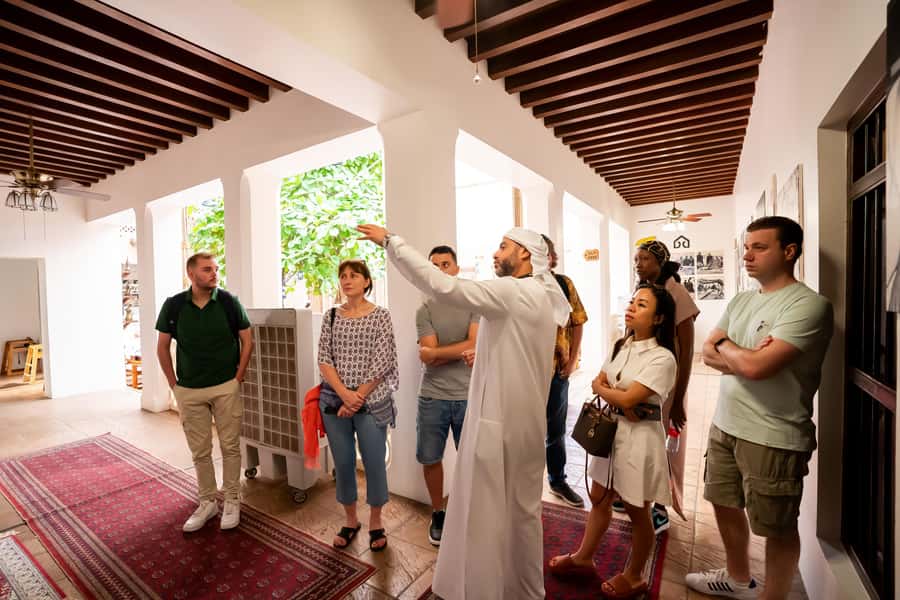 Old Dubai Guided Tour With Photographer: Souks & Street Food - Why Old Dubai works better on foot