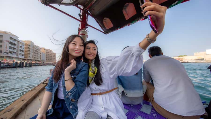 Old Dubai Heritage Tour: Souks, Mosques & more hidden gems! - Starting with Jumeirah Mosque and Zabeel Palace