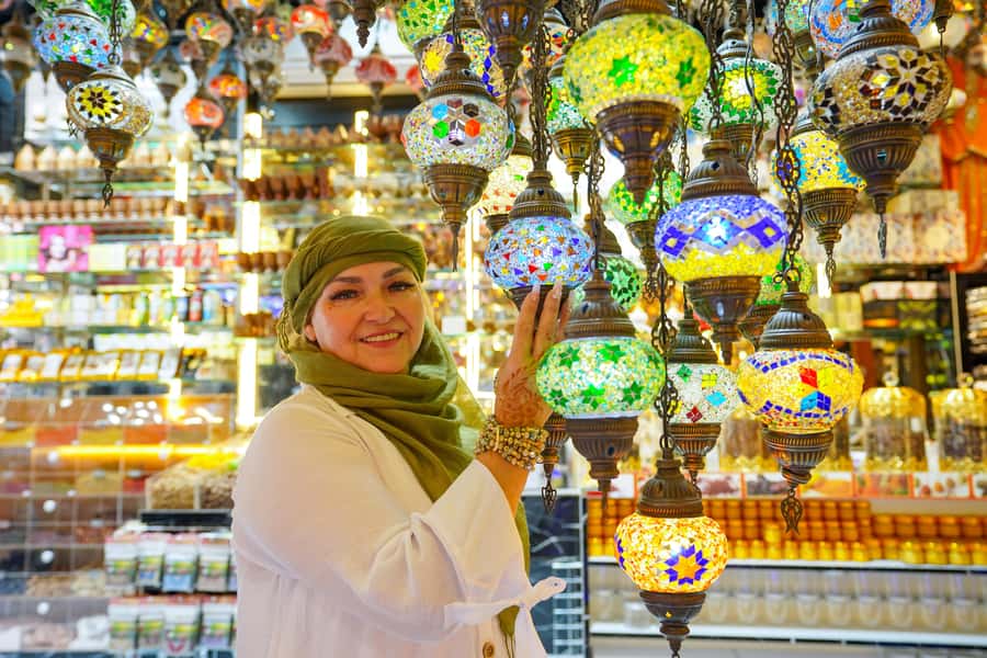 Old Dubai Historic Guided Tour: Creek, Street Food & Souks - Who should book, and who should skip it