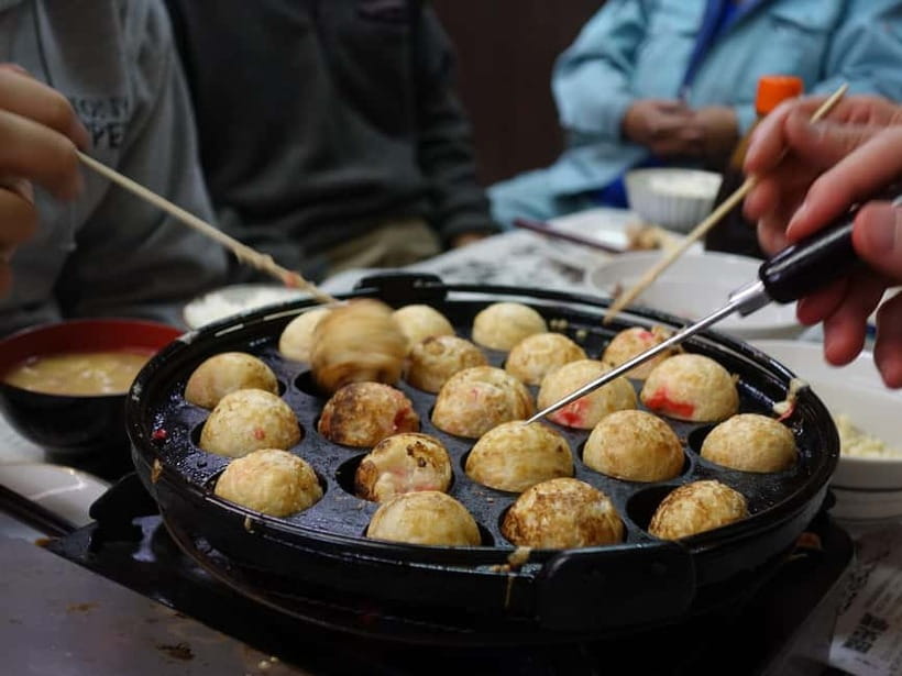Osaka: Food Tour Kuromon Market & Dotonbori with Guide - Why this Osaka food walk works