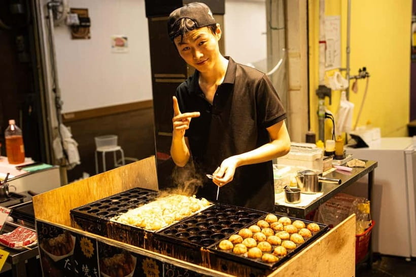 Osaka: Kuromon Market Street Food Tour with Pro Local Guide - Why Kuromon Market makes a good first taste of Osaka