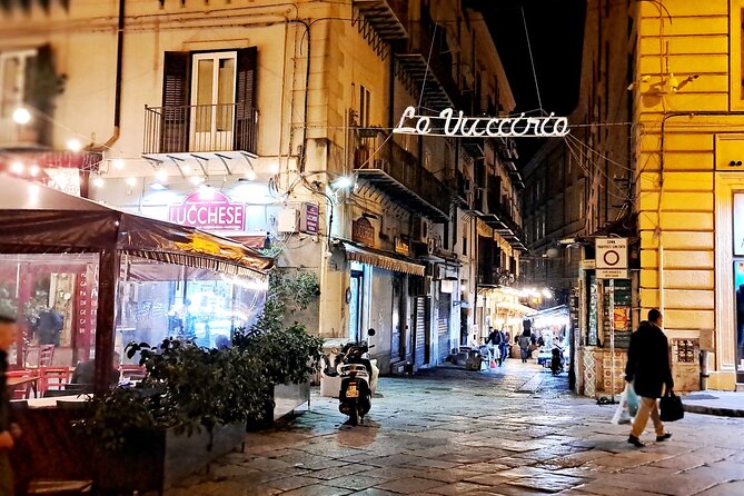 Palermo in 2 hours Main monuments and historic markets - Piazza Pretoria and the city’s grand center