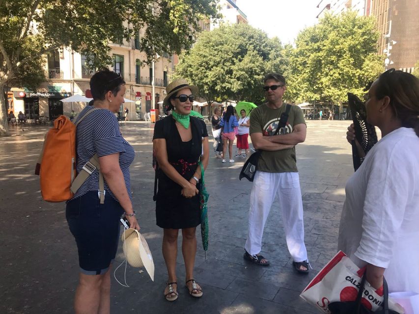 Palma: 2.5-Hour Chinatown Market Tour - The less expected stops: bingo, roulette, and the sea