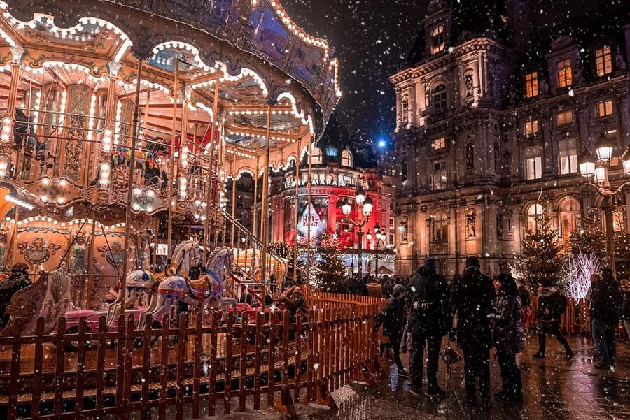 Paris: Christmas Market Guided at Notre Dame & Food Tasting - Who will enjoy this outing most?
