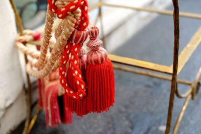 Flea Market Insider’s Tour in Extra-Small Group