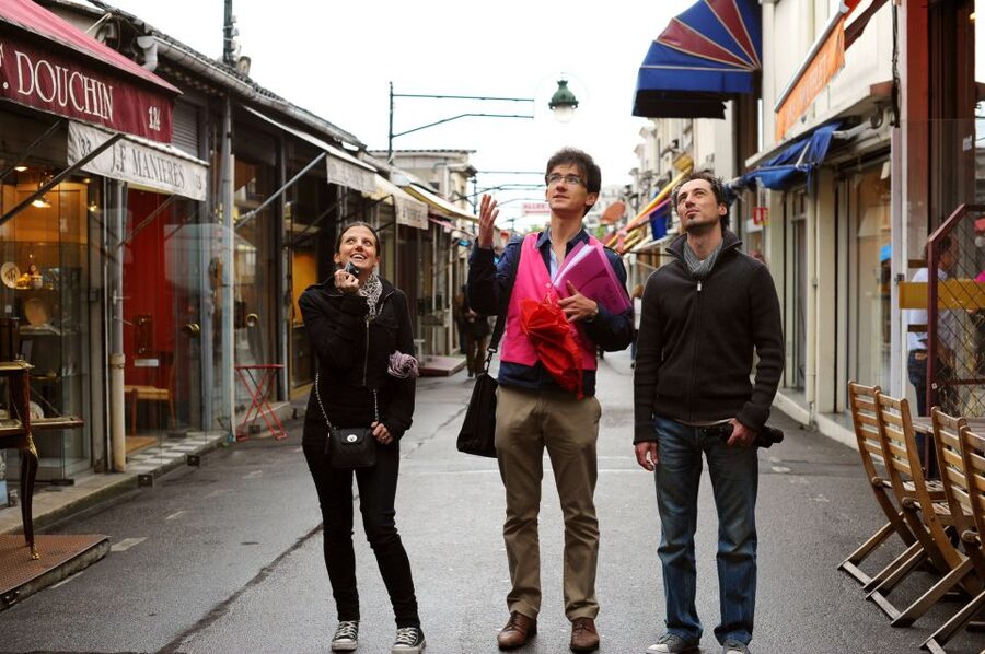 Paris: Flea Market Insider's Tour in Extra-Small Group - Bargaining in a Parisian style