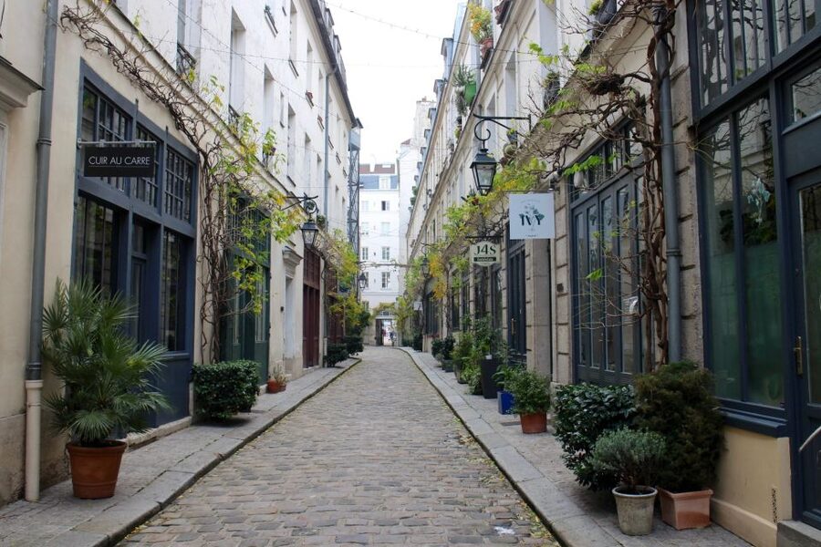 Paris: Food Market Tour in Bastille - Cheese, charcuterie, chocolate, and wine