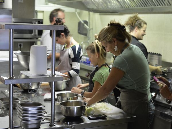 Paris: Full-Day Cooking Class, Market Tour and Lunch - Back at Le Foodist, the menu takes shape