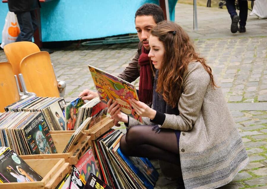 Paris: Saint Ouen Flea Market Guided Tour - Key points at a glance