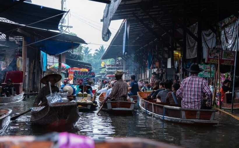 Pattaya: Buddha, Floating Market, Gems Museum Tour & Lunch - Laser Buddha Mountain or Kai Chi Chan