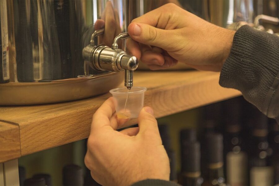 Philadelphia: Italian Market Walking Food Tour - Pop Up Café, oils, coffee, and chocolate