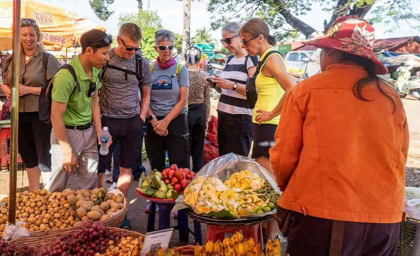Phnom Penh: Morning Foodie, Market Walking & Street Art Tour - Key points at a glance