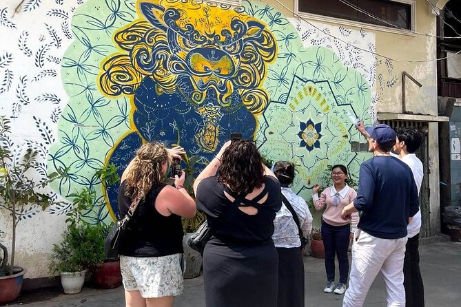 Phnom Penh's Morning Market and Street Art Tour by Tuk tuk - Starting at Boeung Keng Keng Market