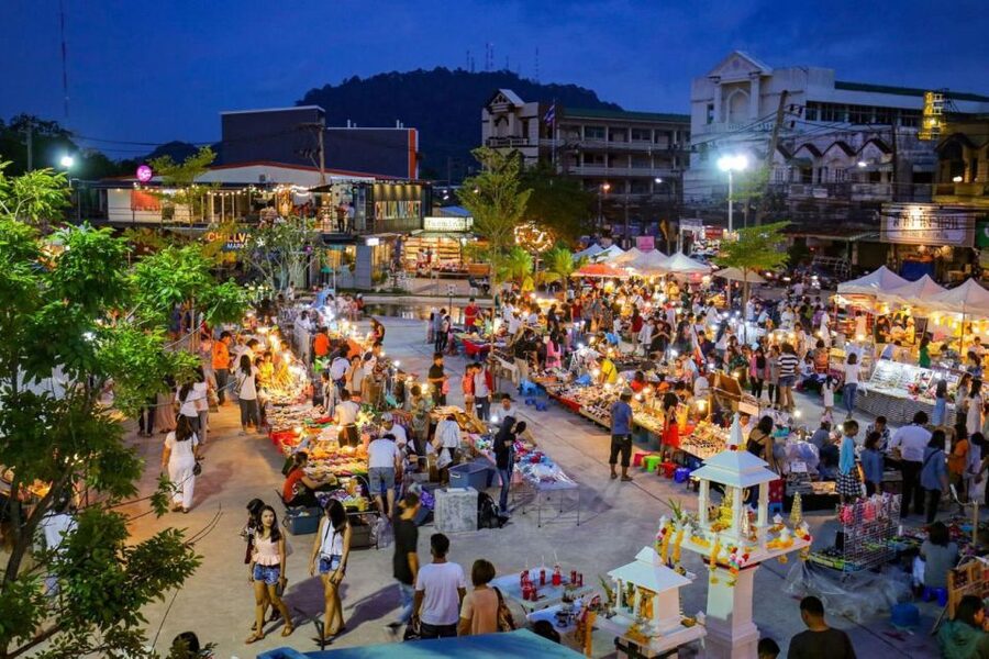 Phuket: Amazing Sunset View & Local Market Tour - Why pair Promthep Cape with a night market?