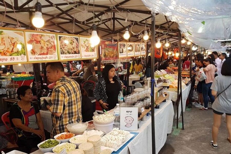 Phuket: Amazing Sunset View & Local Market Tour - Promthep Cape when the sky turns gold