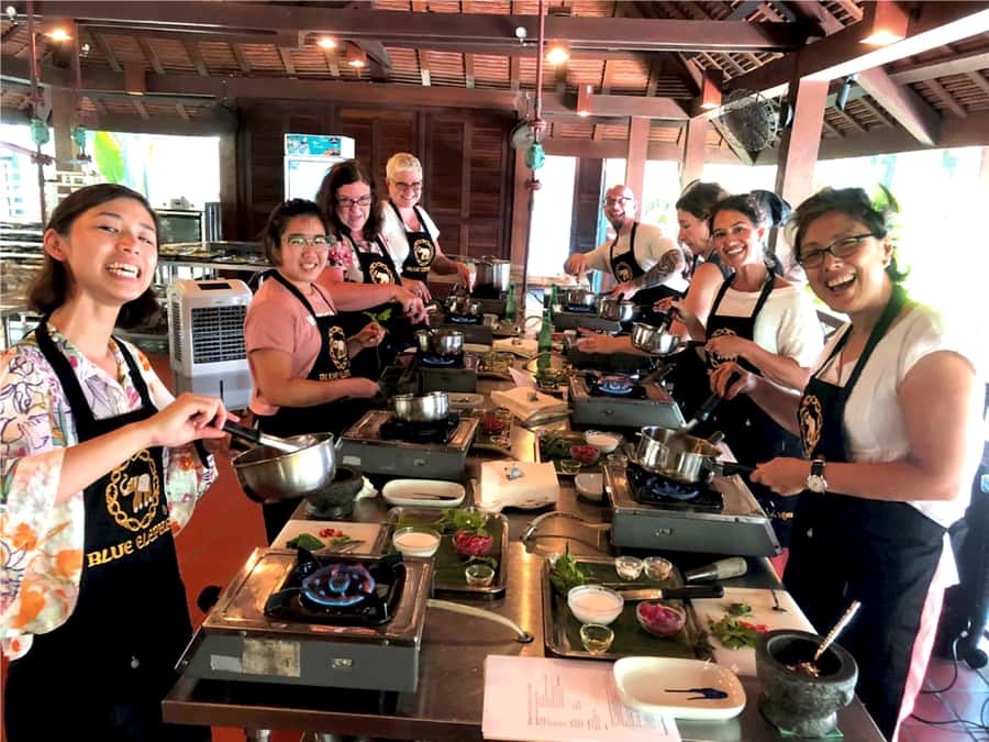 Phuket - Blue Elephant Thai Cooking Class with Market Tour - The four-hour schedule, step by step