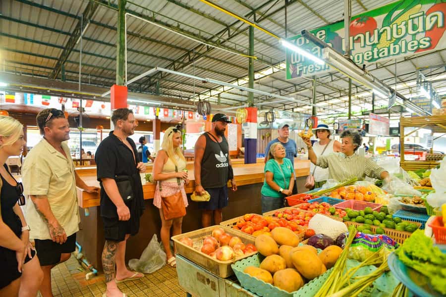 Phuket: Half Day Thai Cooking Experience with Market Tour - The menu changes by day and session