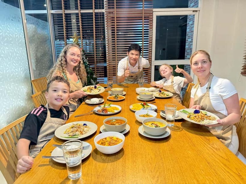Phuket: Thai Cooking Class with 4 Dishes and Market Visit - Should you book the Phuket Thai cooking class?