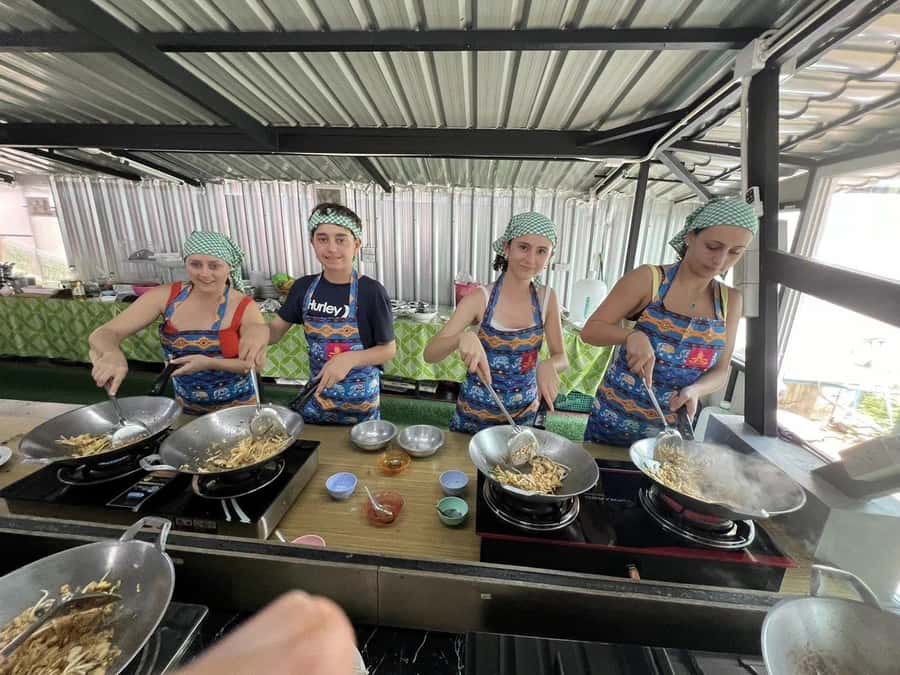 Phuket: Thai Cooking Class with Market Tour - Thai dishes you may prepare