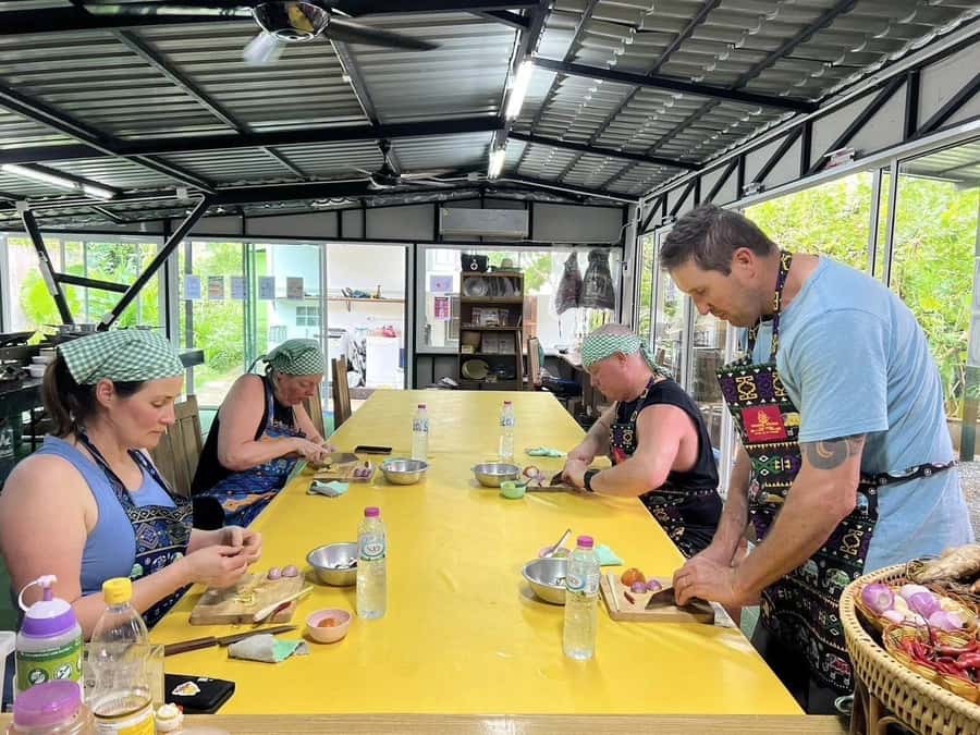 Phuket: Thai Cooking Class with Market Tour - Fruit tasting and the garden walk