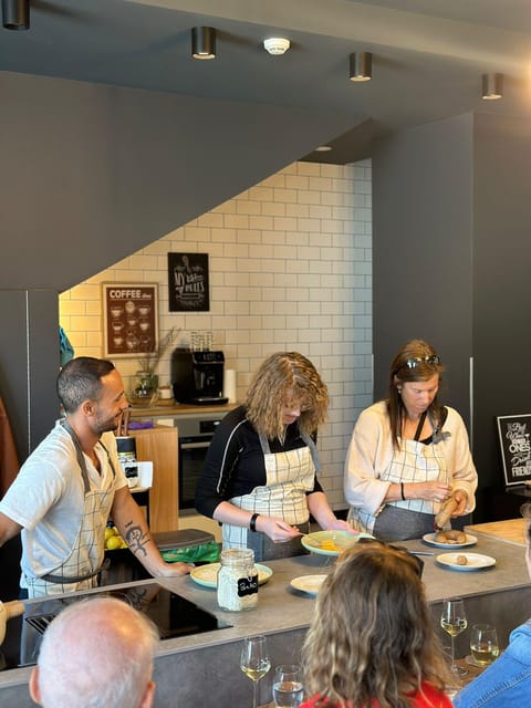 Porto: Local Market Tour & Cooking Class/Showcooking - Key points at a glance