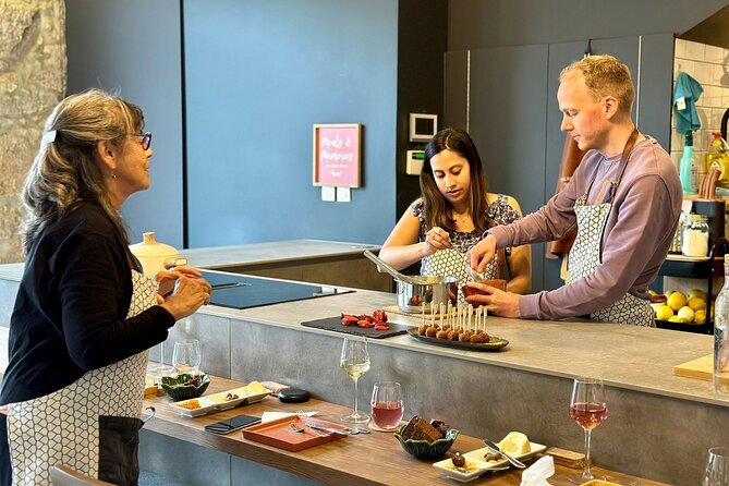 Porto Local Market Visit & Cooking Class / Showcooking - Crossing the Luís I Bridge by metro