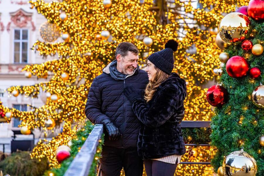 Prague: Christmas/Easter Markets Tour with Photoshoot - Czech Christmas customs beyond the market stalls