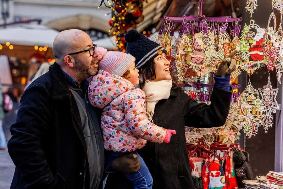 Prague: Christmas/Easter Markets Tour with Photoshoot - Ten edited photos are the real value