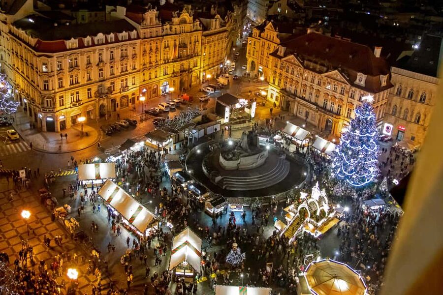 Prague: Christmas/Easter Markets Tour with Photoshoot - Who will get the most from this experience
