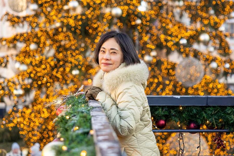 Prague: Christmas/Easter Markets Tour with Photoshoot - Mulled wine and gingerbread keep the walk festive