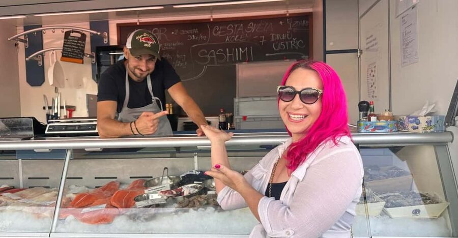 Prague: Farmers Market and Brunch Class with Celebrity Chef - Choosing the ingredients for brunch