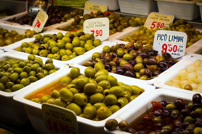 PREMIUM TAPAS TOUR: Paella, Market Tastings, and Winery - The guides make the difference